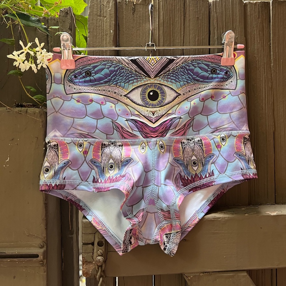 Psychedelic festival shorts
